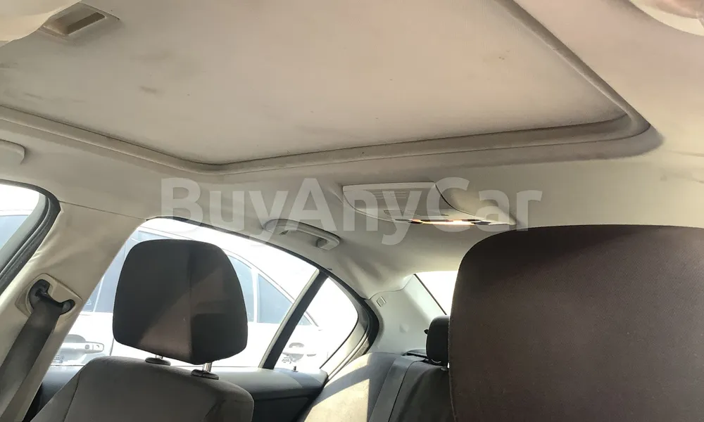 Vehicle photo 9