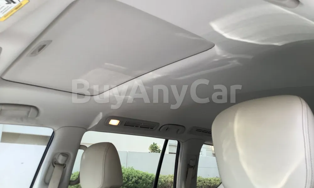 Vehicle photo 8