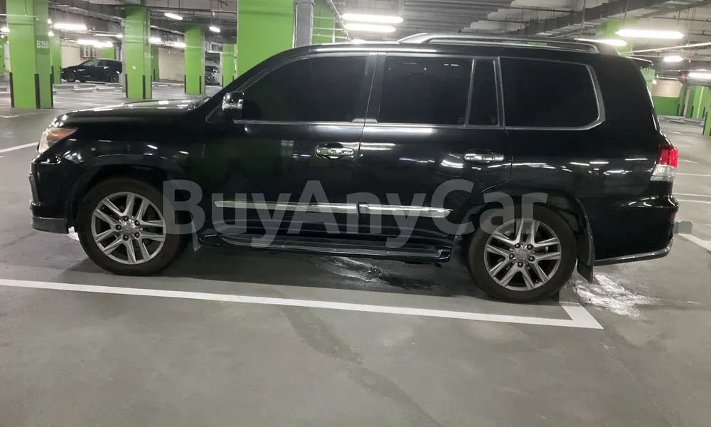 Vehicle photo 4
