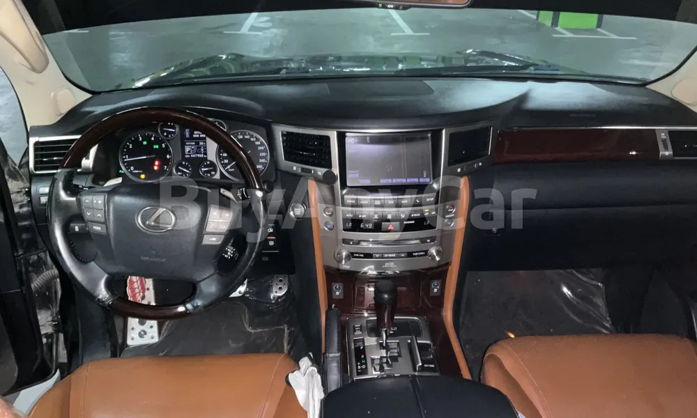 Vehicle photo 9