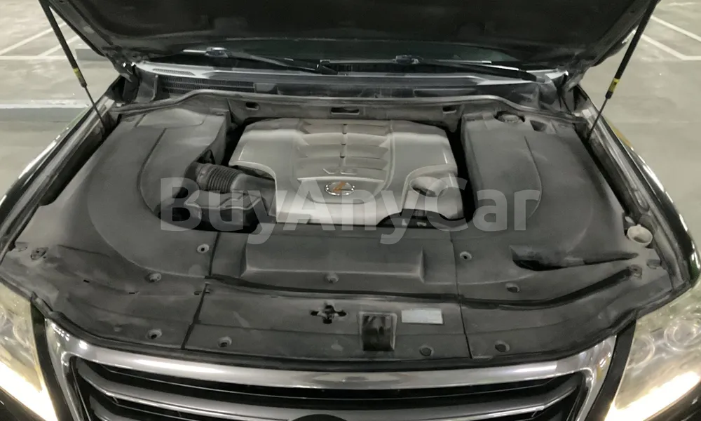Vehicle photo 6