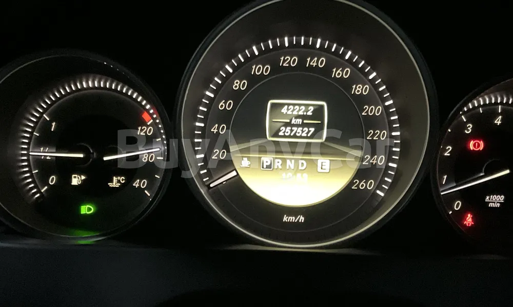 Vehicle photo 9