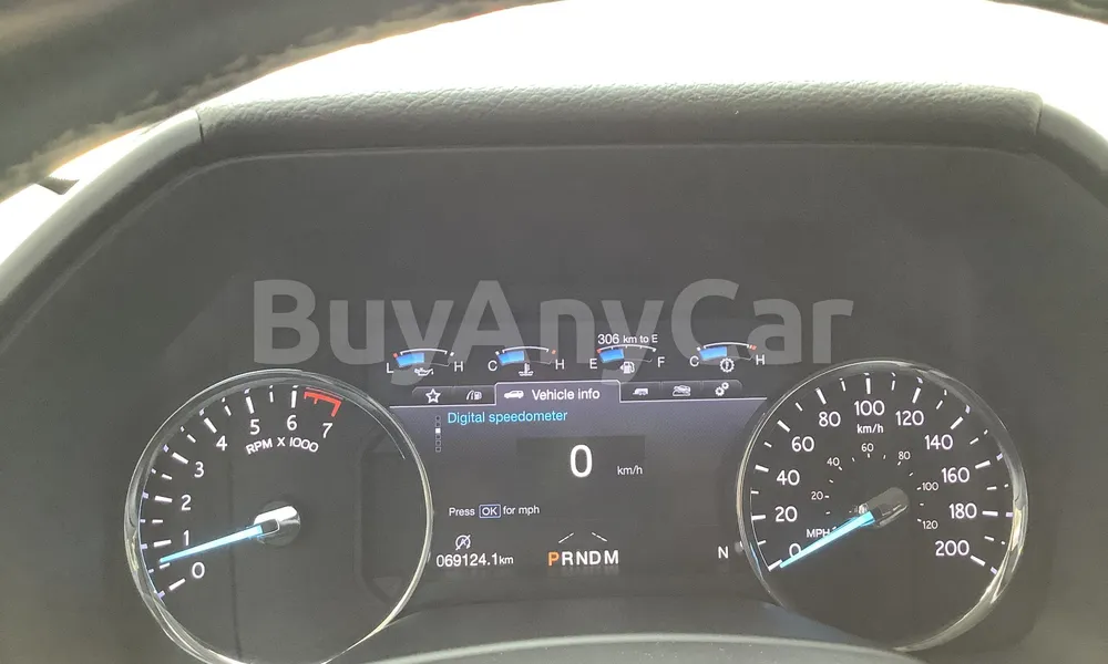 Vehicle photo 6