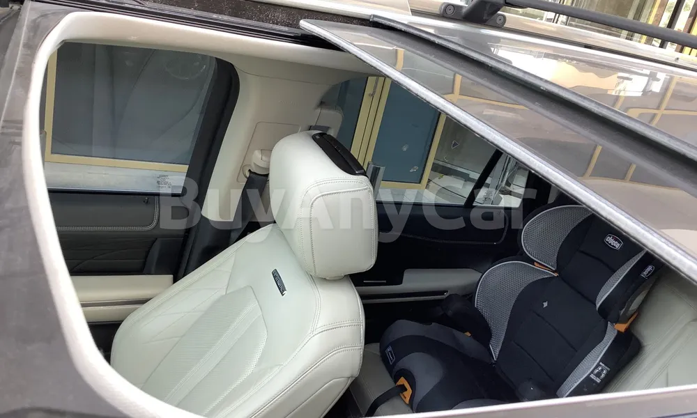 Vehicle photo 5