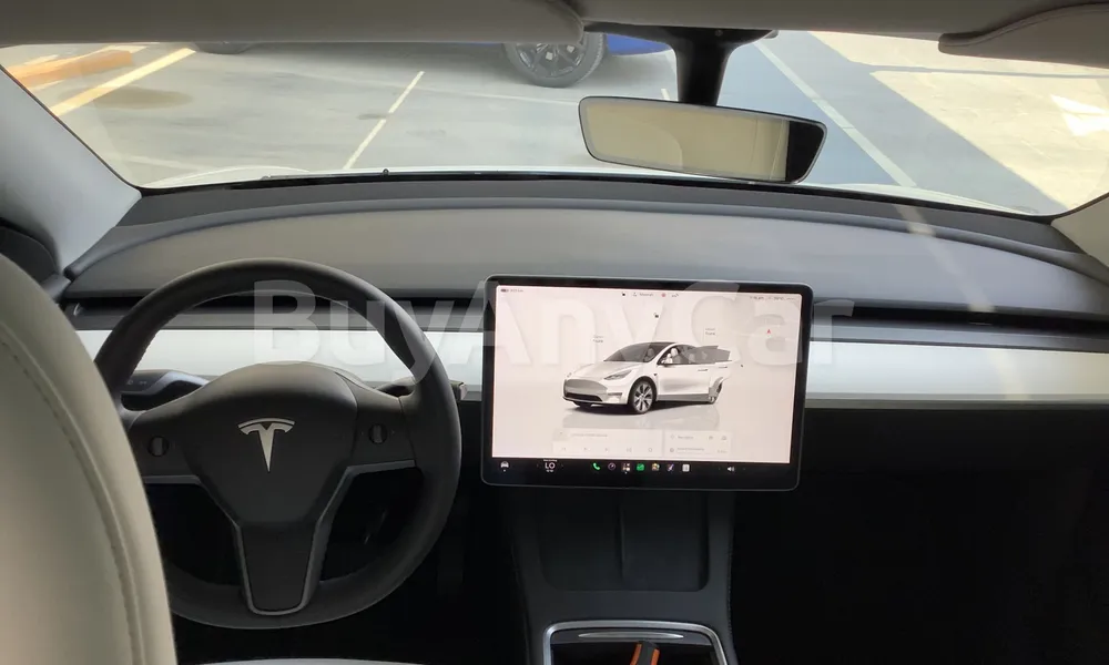 Vehicle photo 8