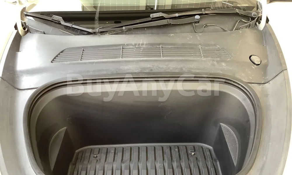 Vehicle photo 6
