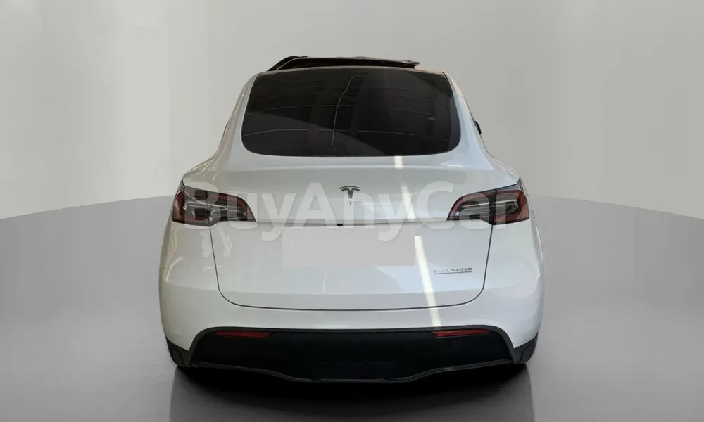 Vehicle photo 2