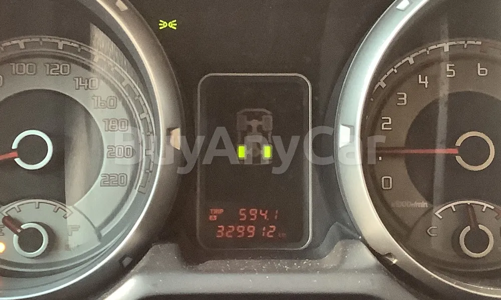 Vehicle photo 7