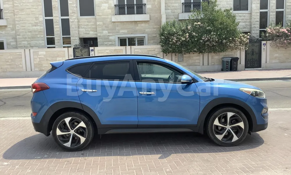 Vehicle photo 3