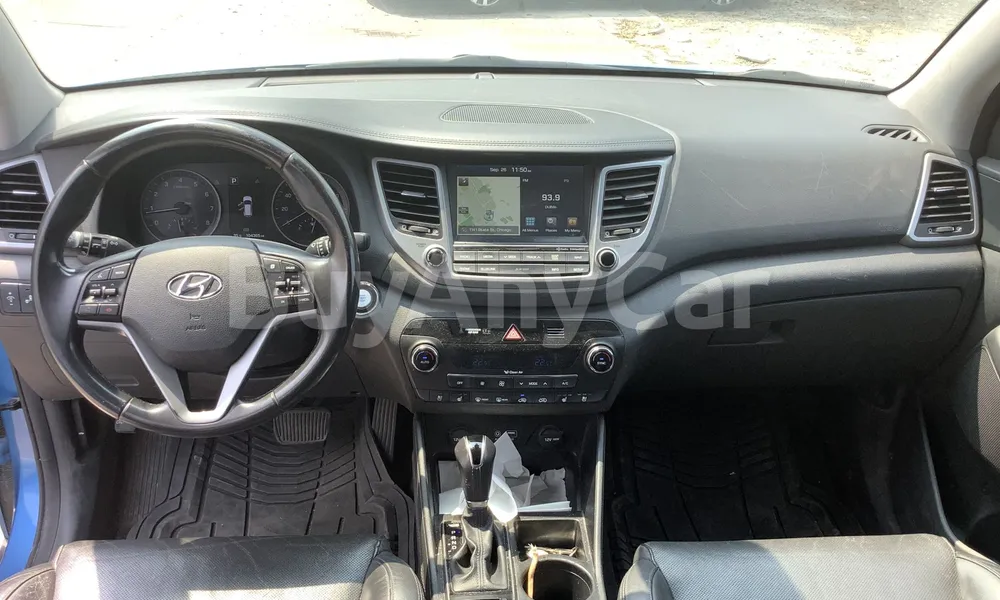 Vehicle photo 8