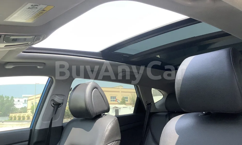 Vehicle photo 9