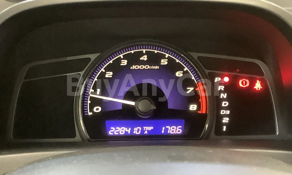 Vehicle photo 9