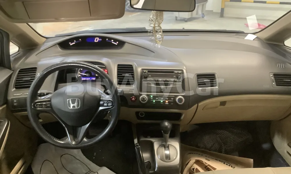 Vehicle photo 10
