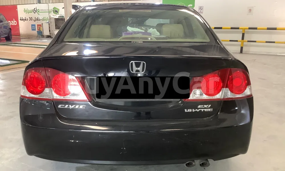 Vehicle photo 4