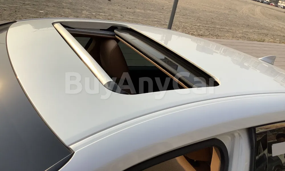 Vehicle photo 5