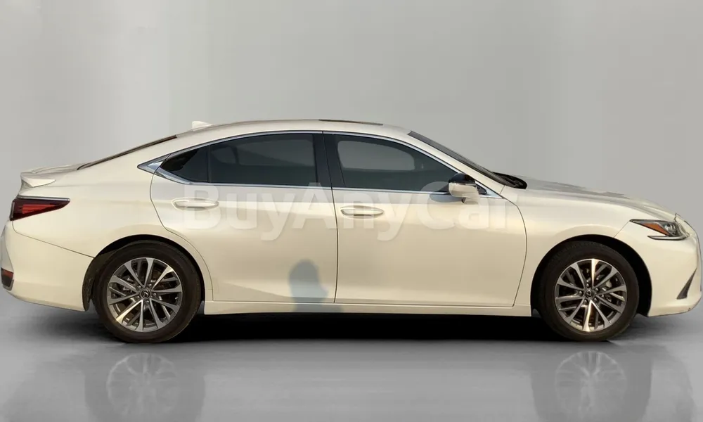 Vehicle photo 3