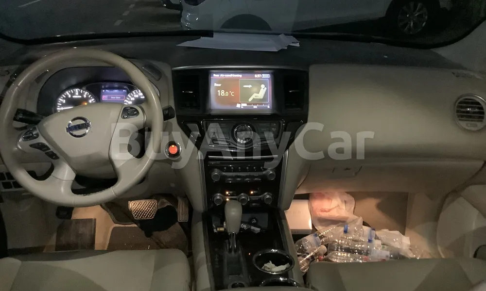 Vehicle photo 8