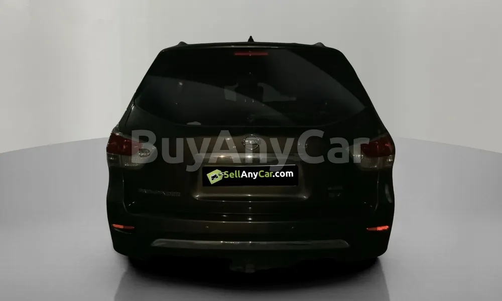 Vehicle photo 2
