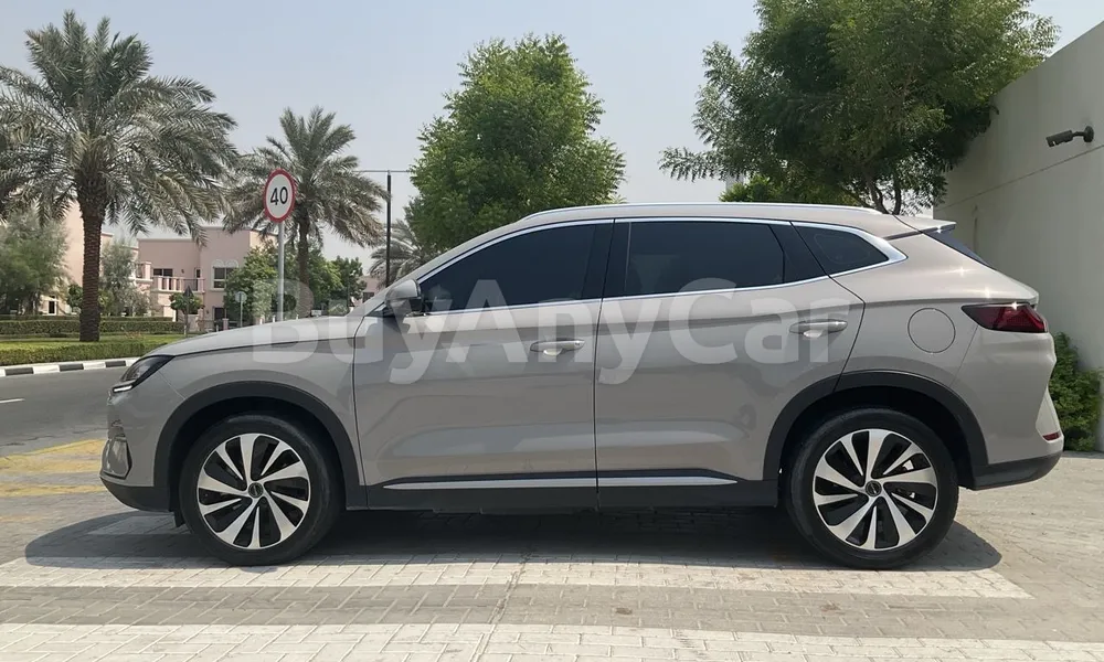 Vehicle photo 4