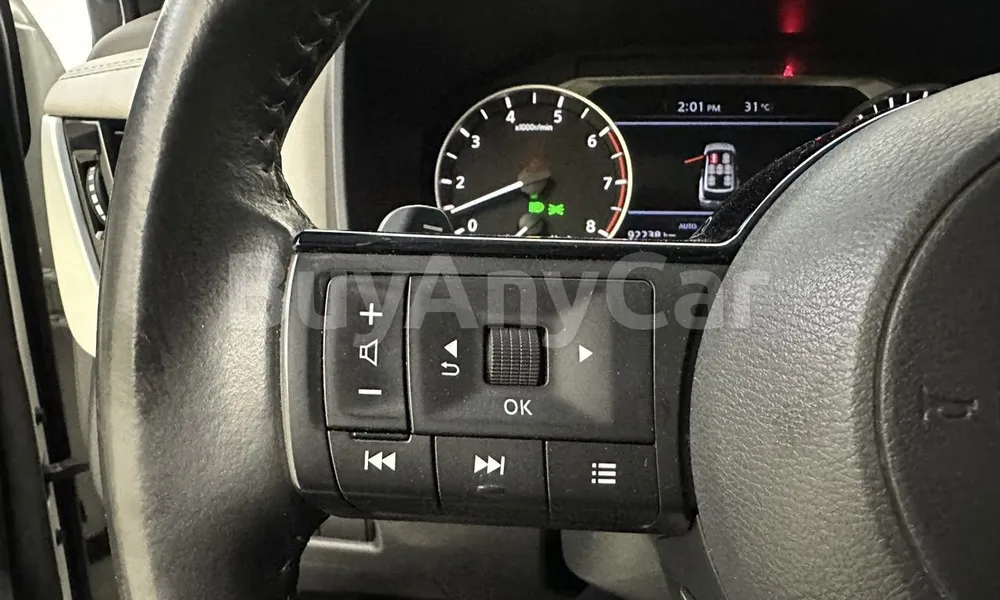 Vehicle photo 9