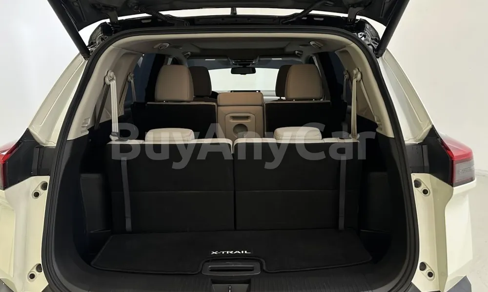 Vehicle photo 13