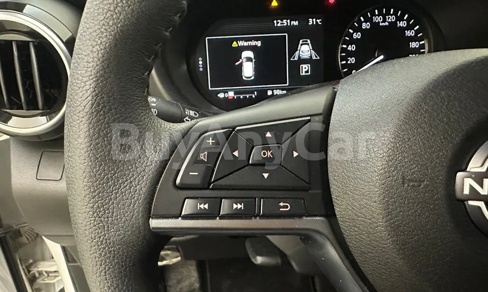 Vehicle photo 12