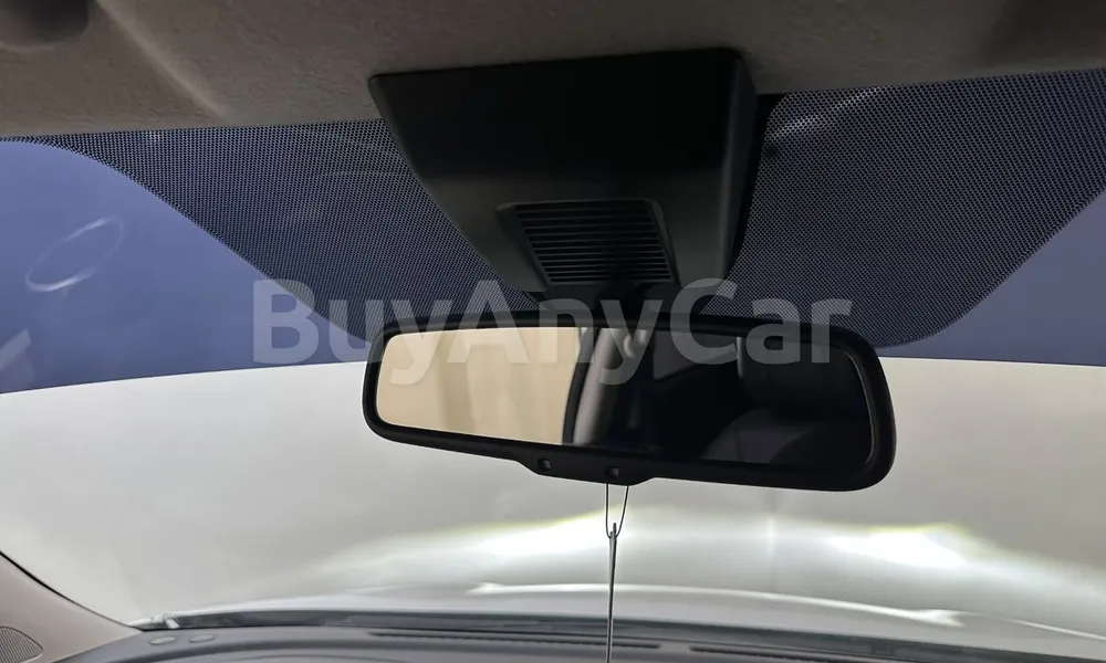Vehicle photo 11