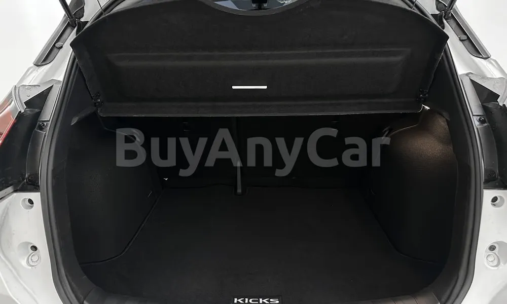 Vehicle photo 14