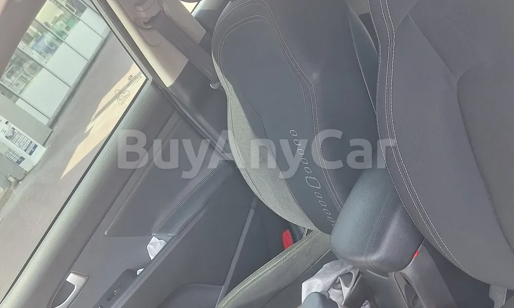 Vehicle photo 5