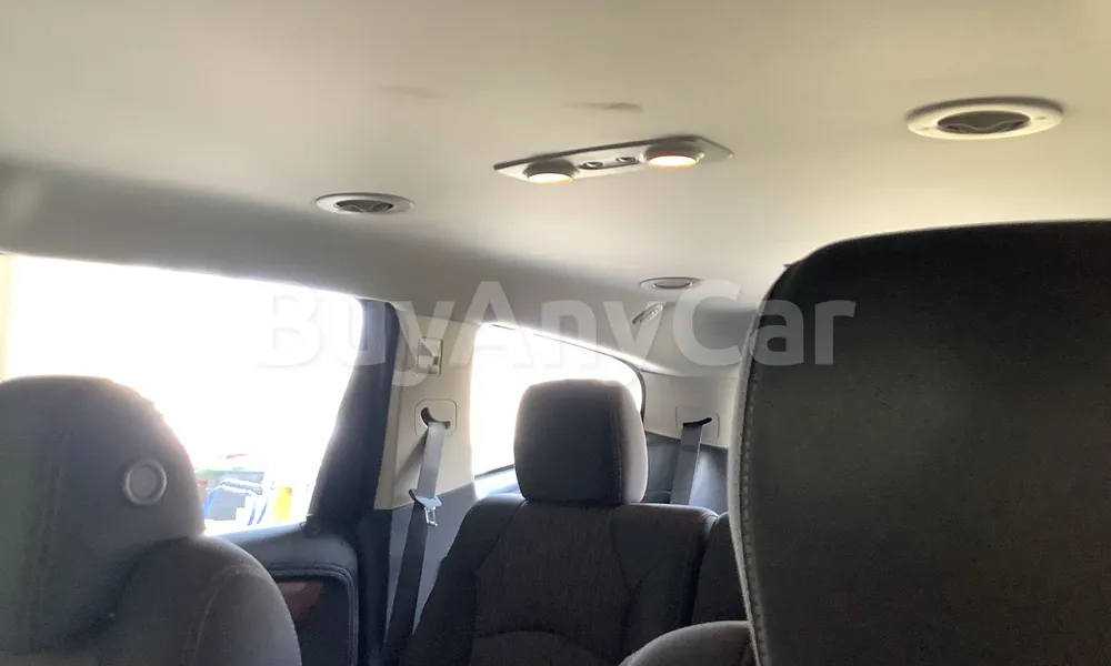 Vehicle photo 9