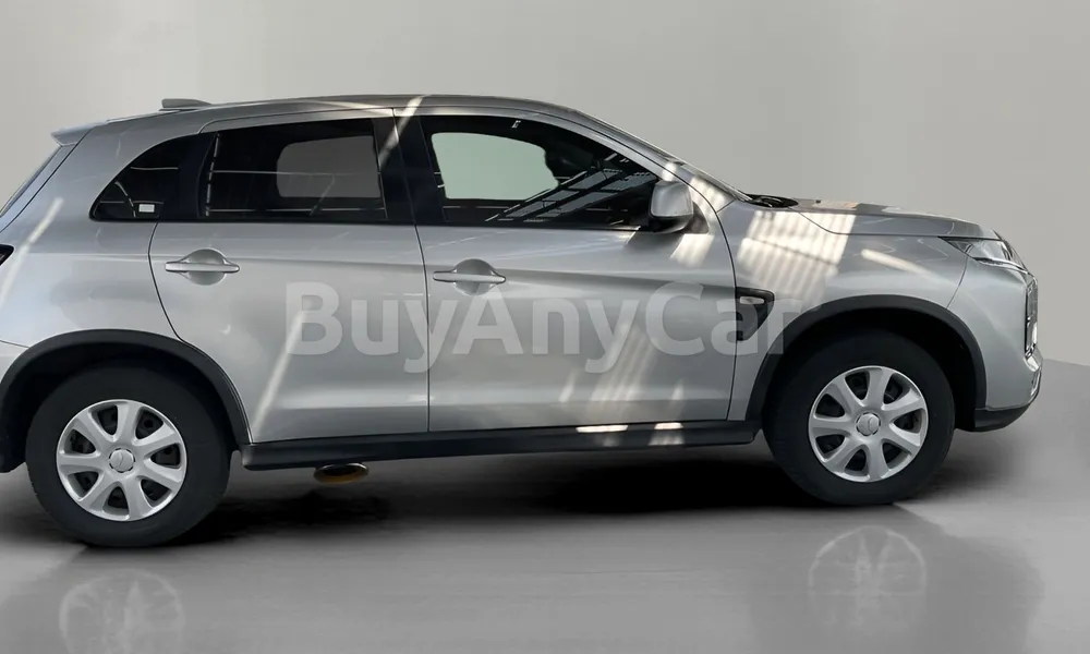 Vehicle photo 3