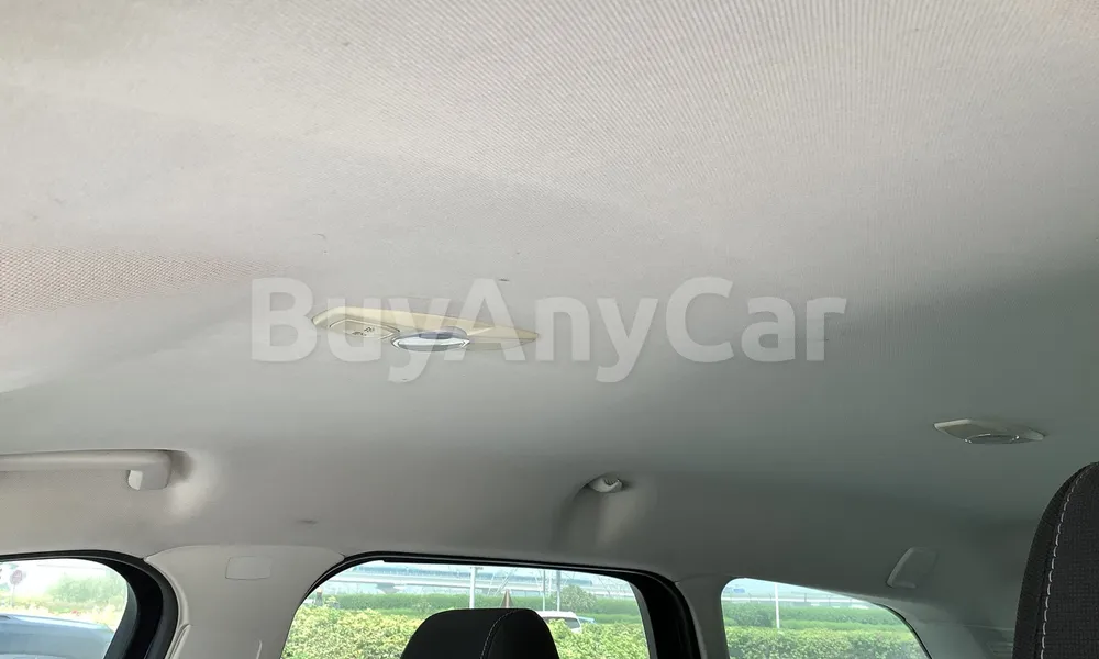 Vehicle photo 8