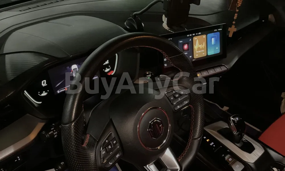 Vehicle photo 8
