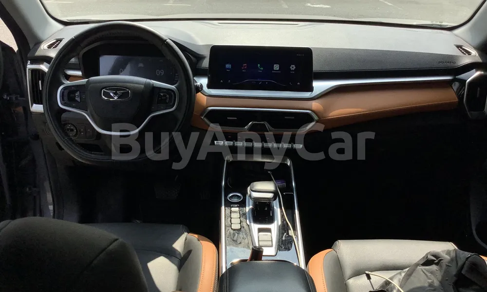 Vehicle photo 8