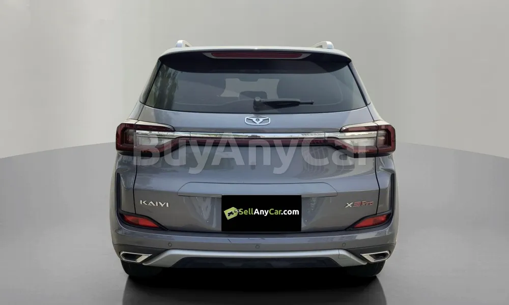 Vehicle photo 2