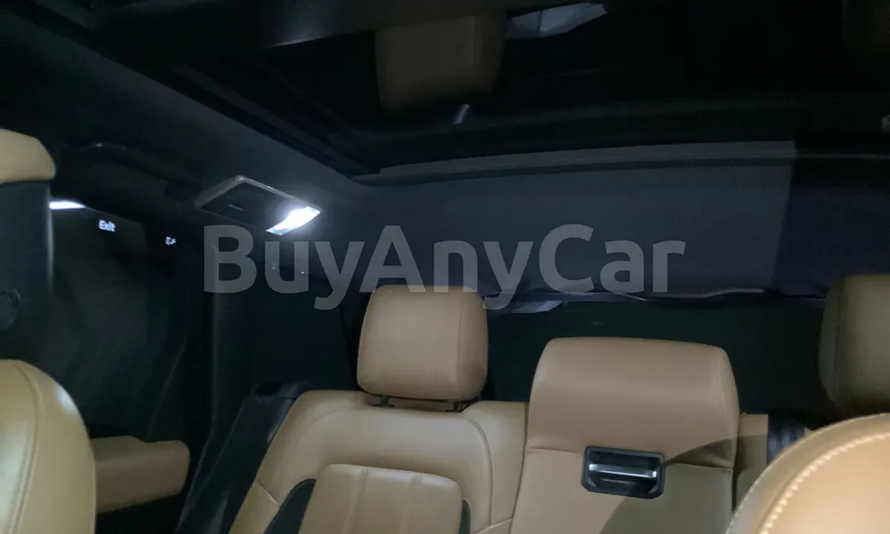 Vehicle photo 9