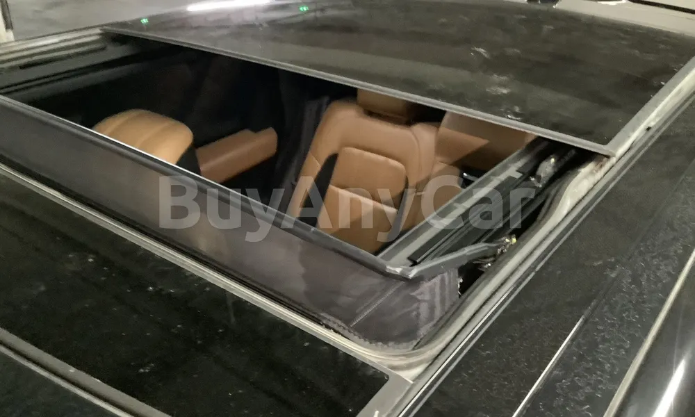 Vehicle photo 5