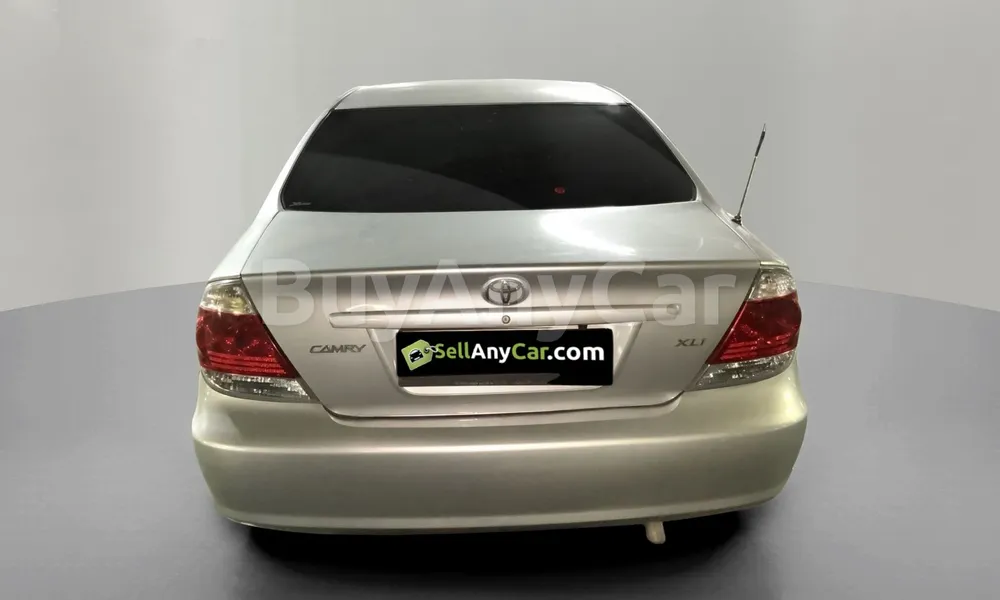 Vehicle photo 2