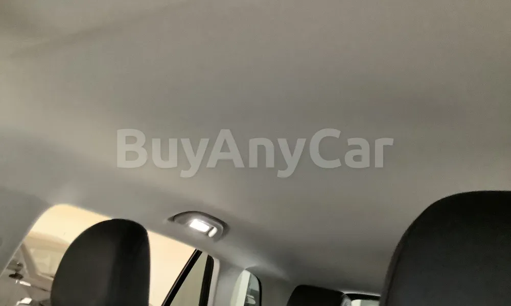 Vehicle photo 9