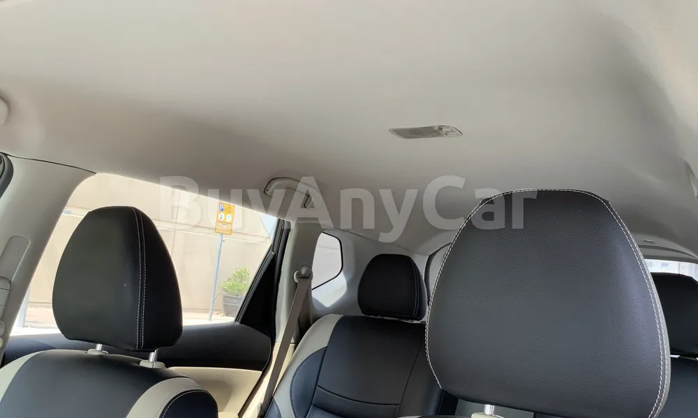 Vehicle photo 9