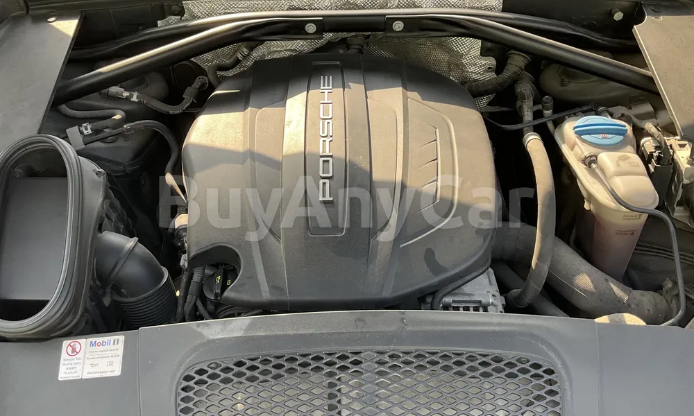 Vehicle photo 6