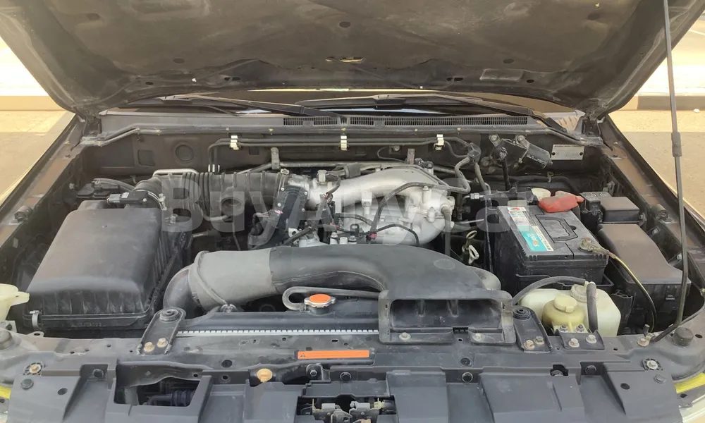 Vehicle photo 5