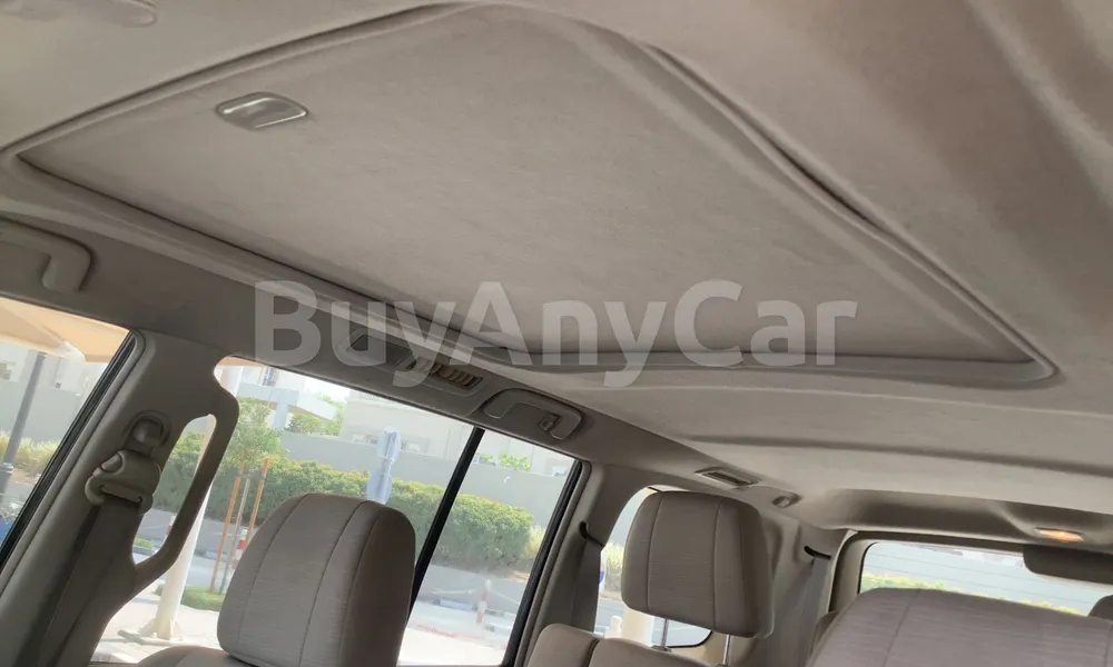 Vehicle photo 9