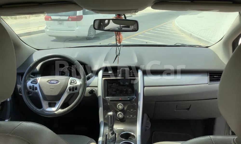 Vehicle photo 8