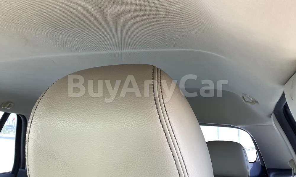 Vehicle photo 9