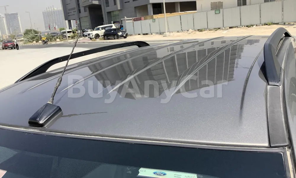 Vehicle photo 5