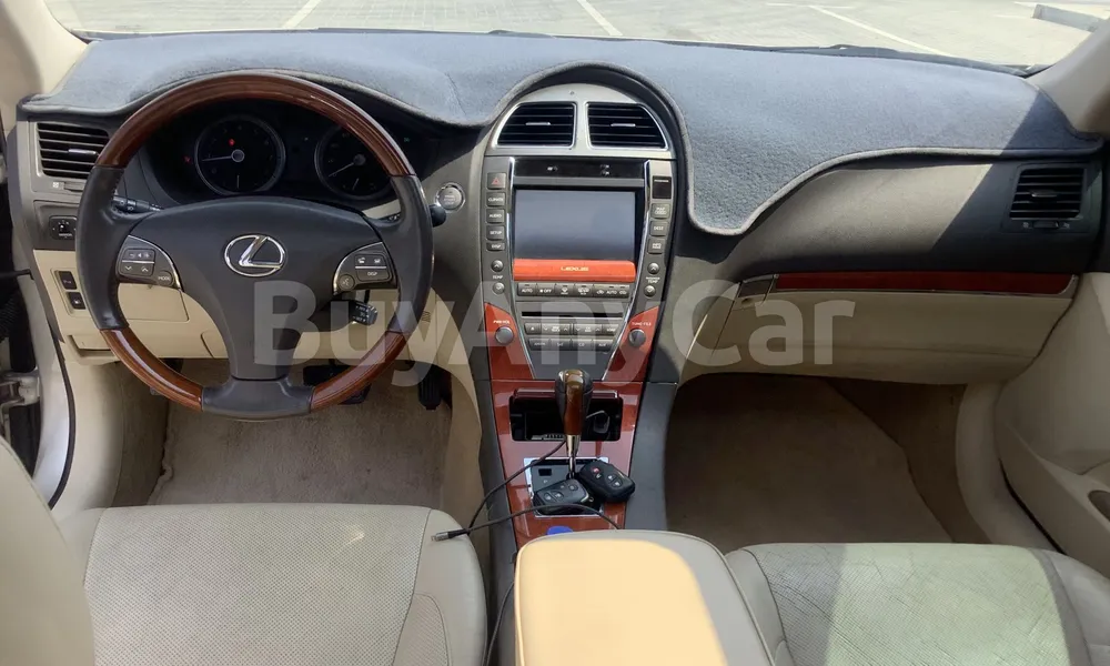 Vehicle photo 8