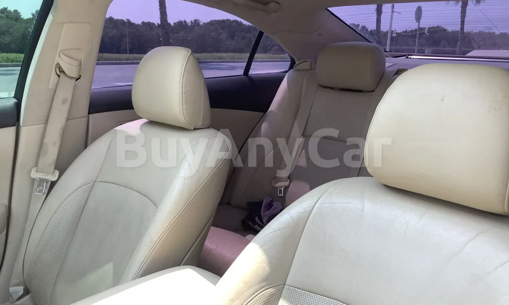 Vehicle photo 9