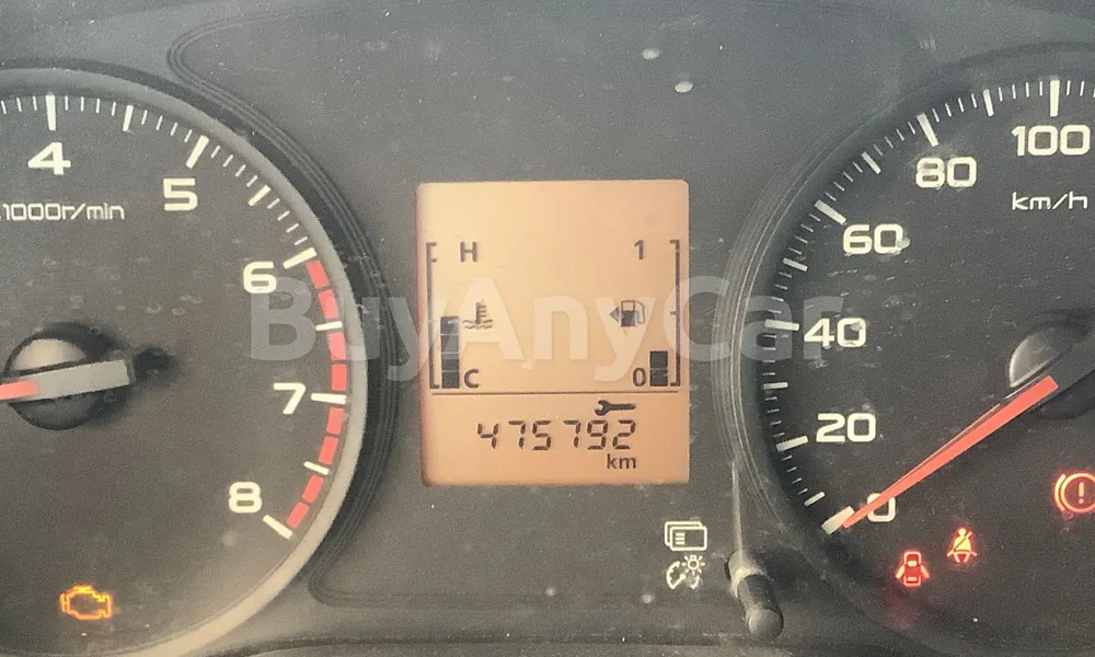 Vehicle photo 5
