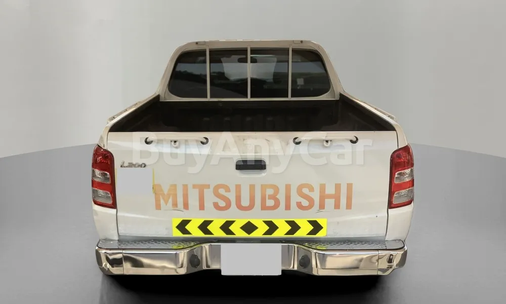 Vehicle photo 2